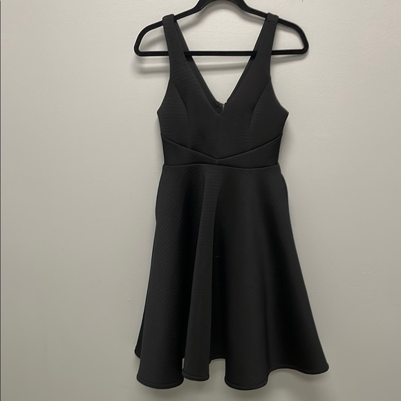 POCKETS!! Fresh Soul Elegant Black Sleeveless Fit & Flare Dress. Size 6. - Picture 1 of 7